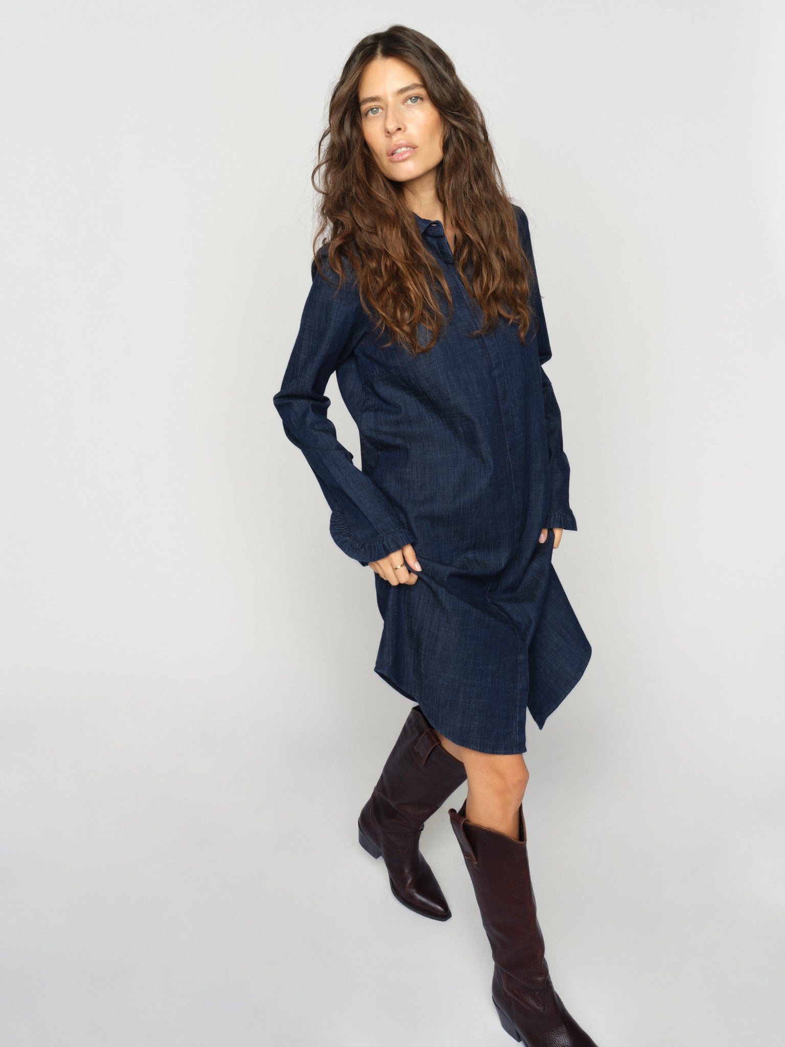 Modelshot / Dark Blue / Detail